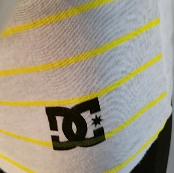 DC T-Shirt - Picture 3 of 3